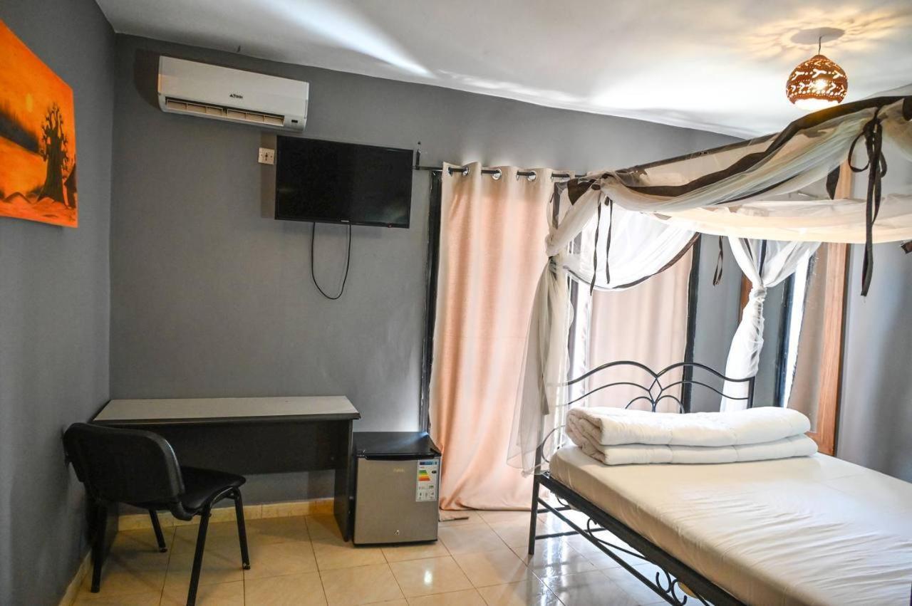 Hotel Le Trarza Niaga Exterior photo